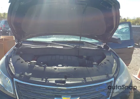 2017 Chevrolet Traverse Ls z USA, uszkodzony, nr VIN 1GNKRFED2HJ203093